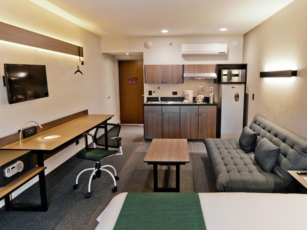 City Suites Puebla Finsa Exterior photo