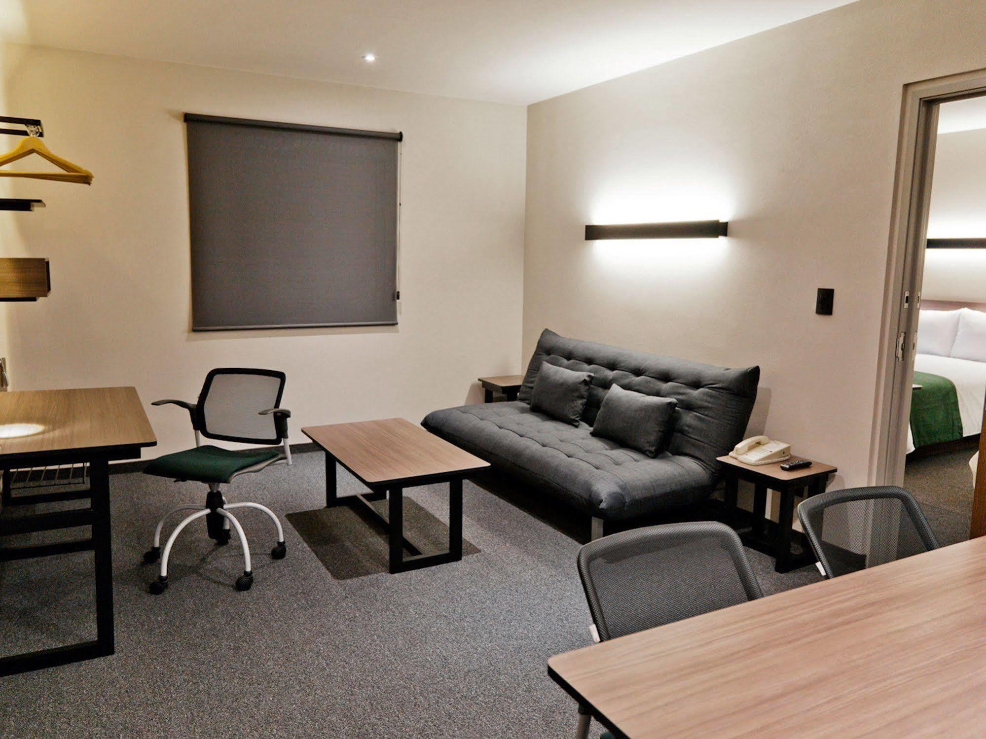 City Suites Puebla Finsa Exterior photo