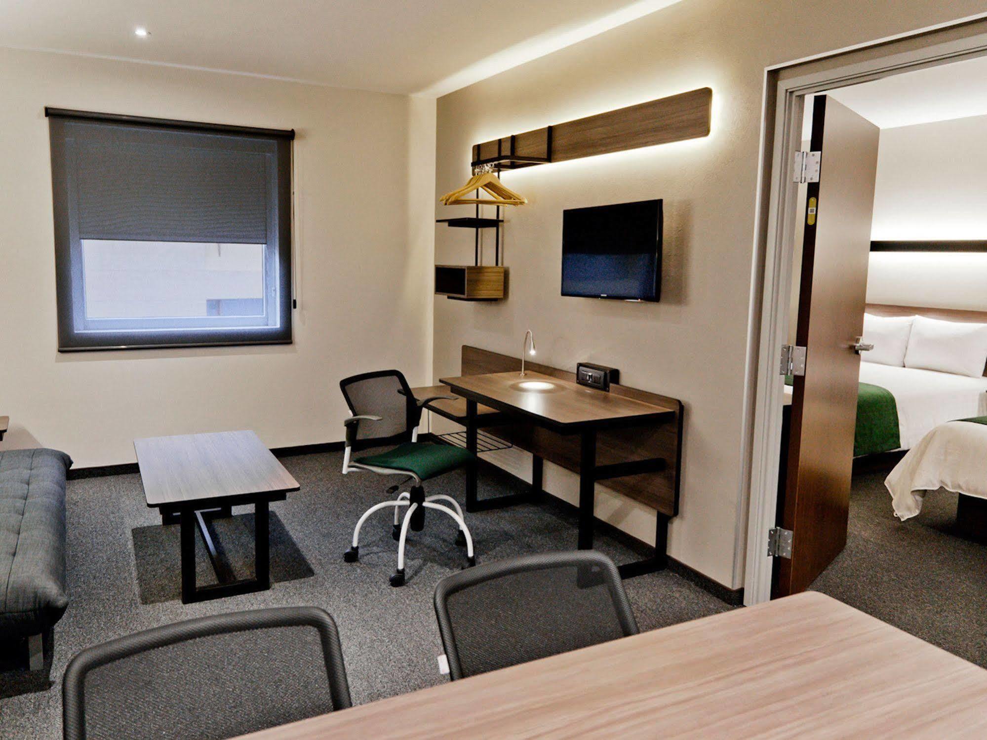 City Suites Puebla Finsa Exterior photo